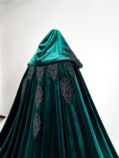 Green cape with lining